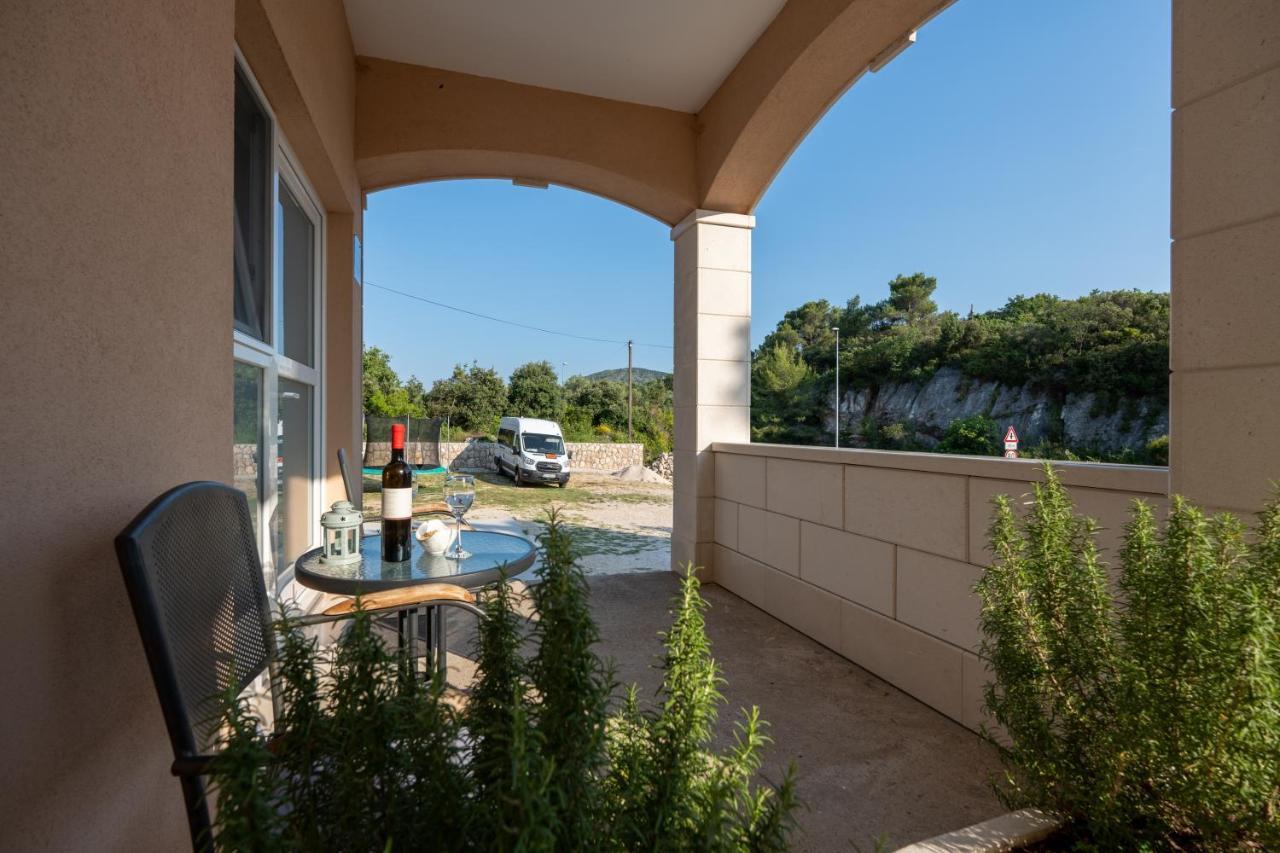 Ivano Apartment Ston Exterior photo